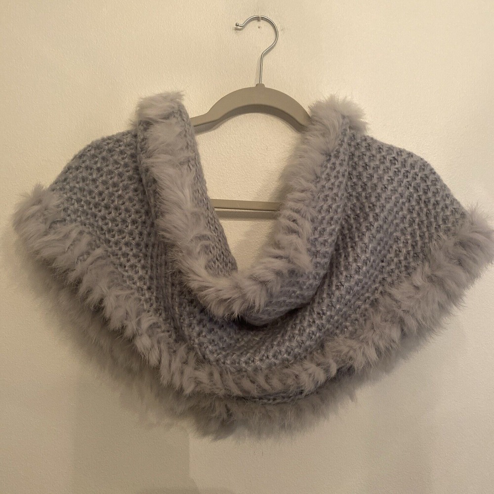 Tom And Eva Scarf/Shall Knit Rabbit Fur Trim Dusty Blue EUC